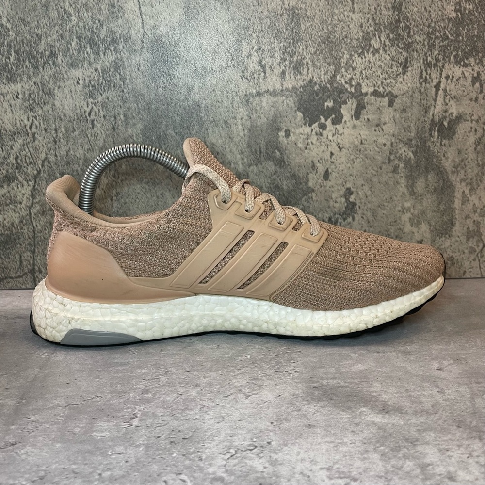 Adidas Ultraboost 4.0 'Ash Pearl' Running Shoes Womens sz 9 - Picture 3 of 8